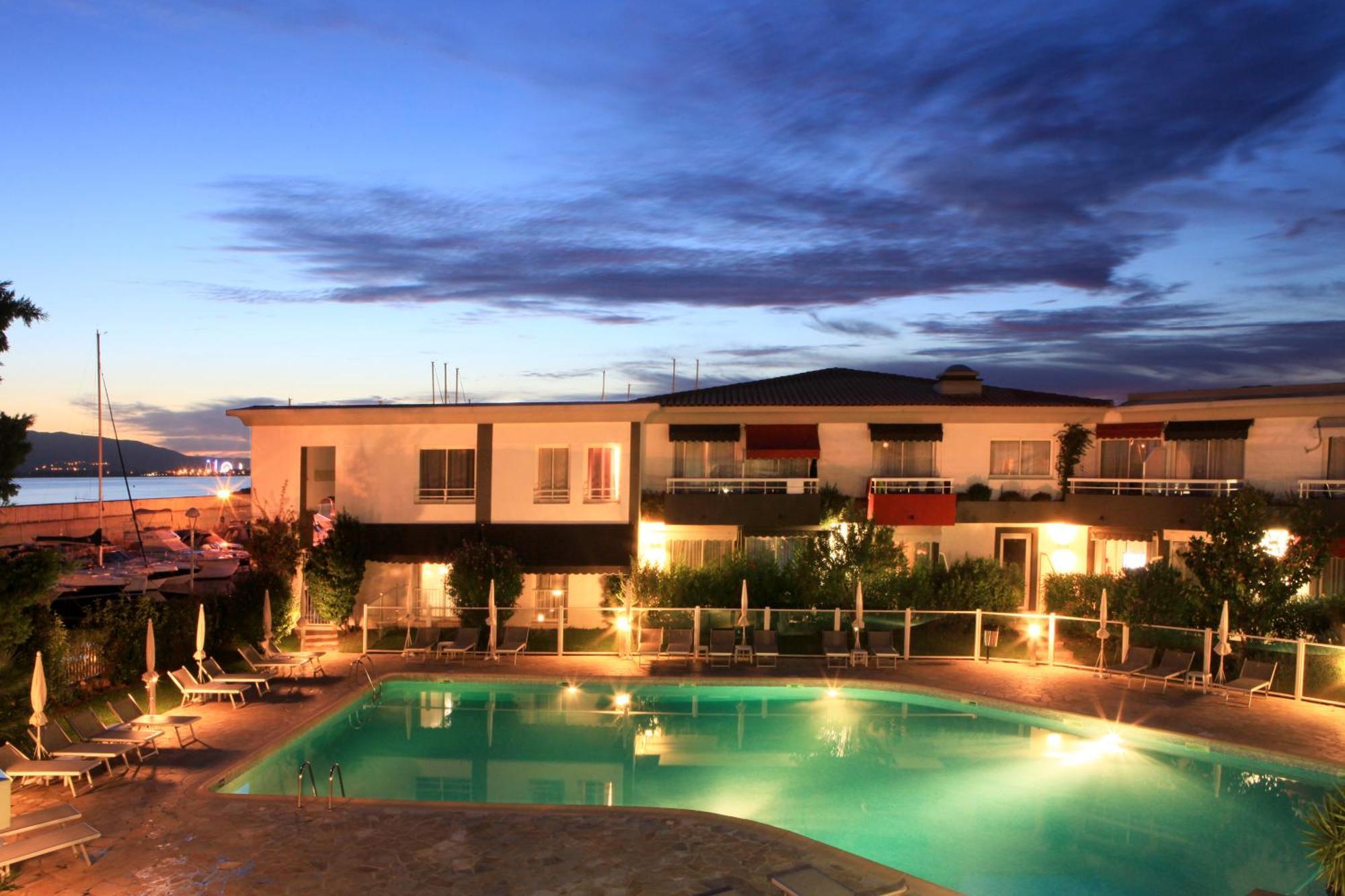 Best Western Plus La Marina Saint-Raphaël Zewnętrze zdjęcie
